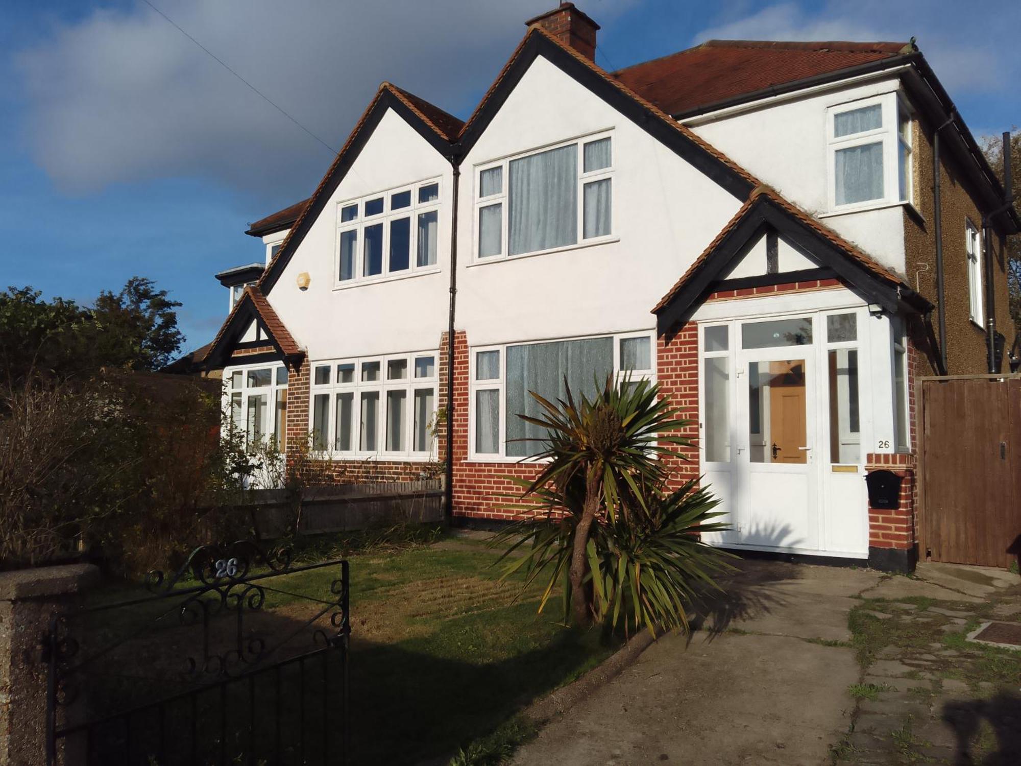 Surbiton Home With Free Parkings, Surbiton, Kingston Upon Thames, Surrey, Greater London Uk ภายนอก รูปภาพ