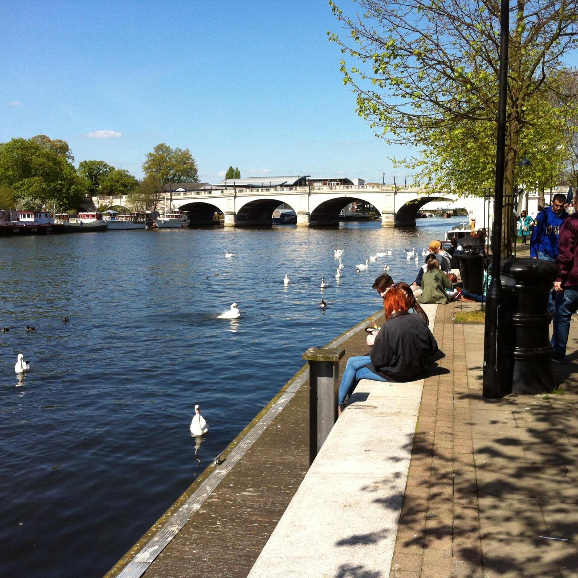 Surbiton Home With Free Parkings, Surbiton, Kingston Upon Thames, Surrey, Greater London Uk ภายนอก รูปภาพ